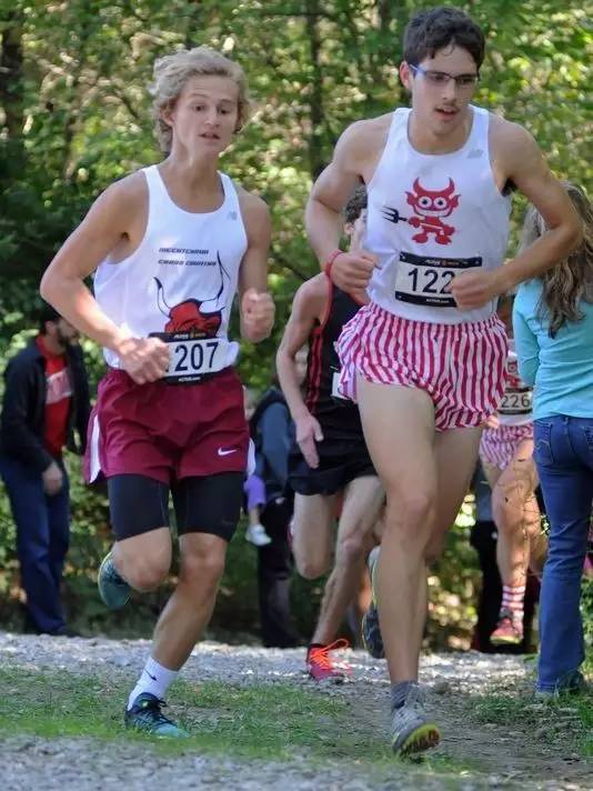 肥胖被嘲笑后逆袭,一个胖子因过度肥胖被同学嘲笑