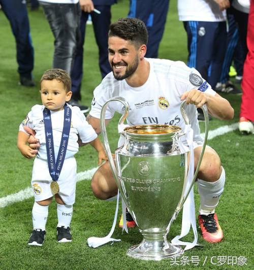 萌出一脸血的小孩,萌出一脸血萌娃