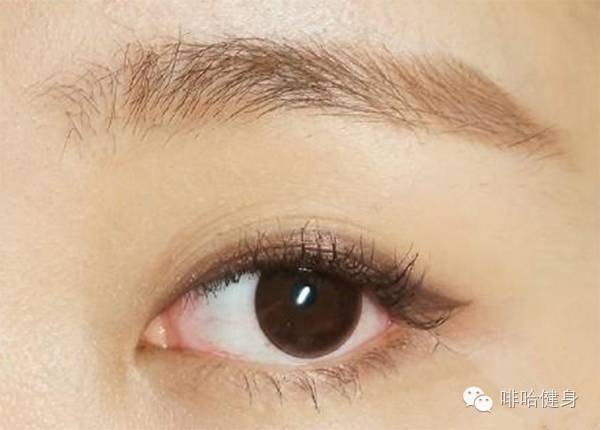 单眼皮眼妆怎么画显大又干净新手,厚厚的单眼皮怎么画眼妆