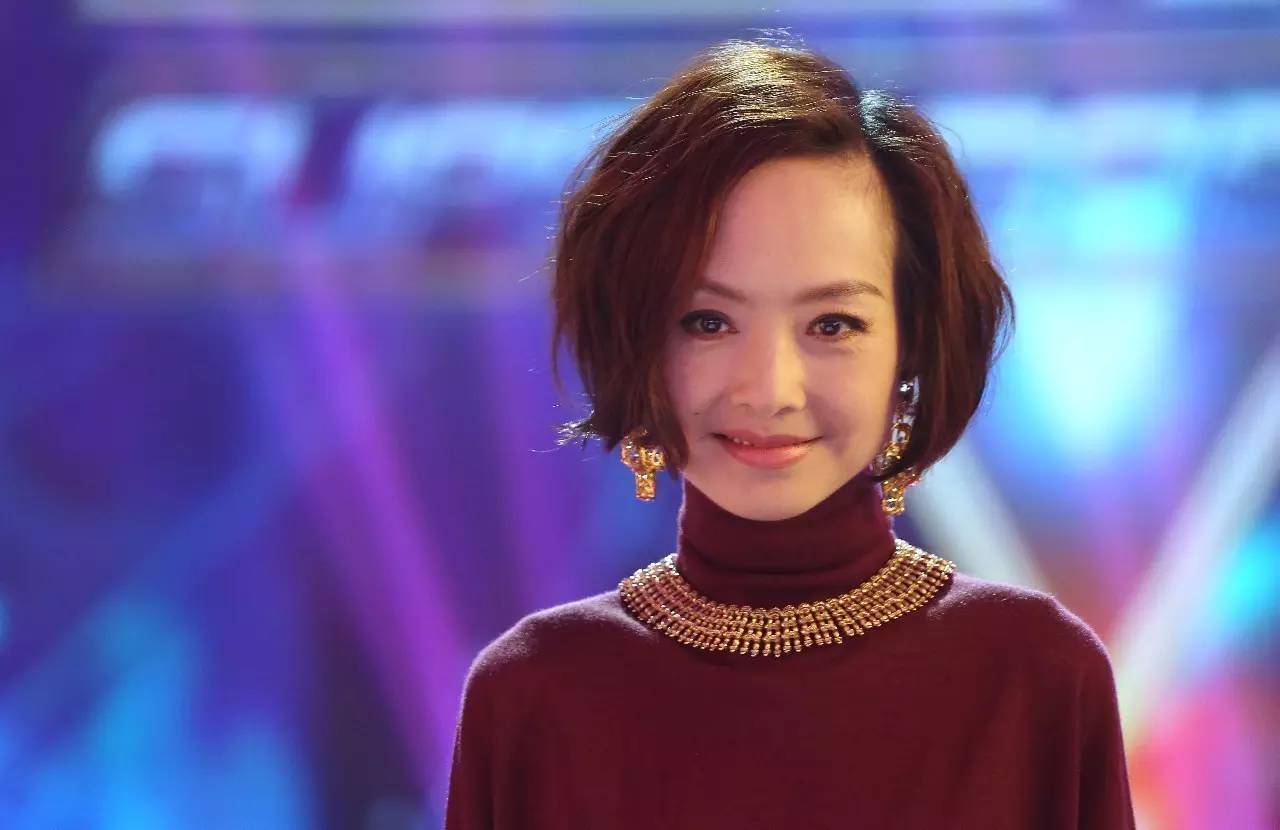 鲁豫换发型后照片,郭碧婷鲁豫同款短发