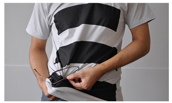 眼镜刮花了怎么修复简单方法,眼镜刮花怎么消除划痕需要多少钱