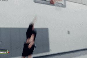 这些极难判断是否走步的动作！哈登小碎步、詹姆斯螃蟹步