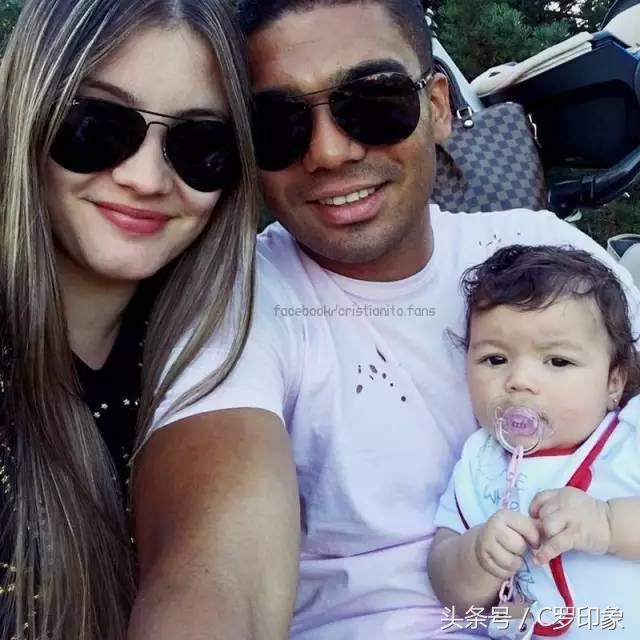 萌出一脸血的小孩,萌出一脸血萌娃