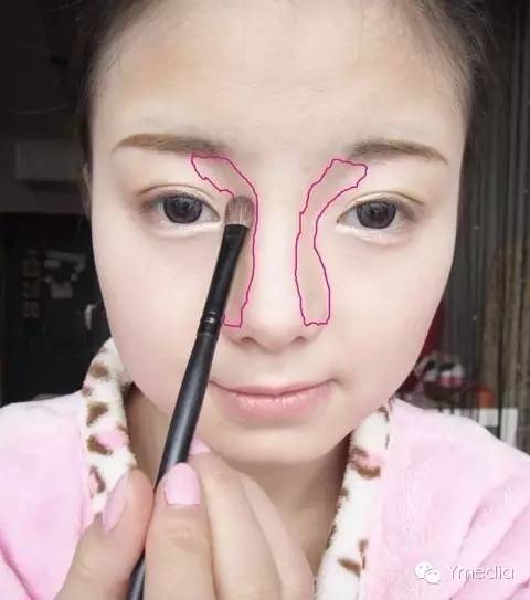 来汗巴黎香奈鹅学画一个美轮美奂的妆容吧呵呵呵呵！