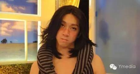 来汗巴黎香奈鹅学画一个美轮美奂的妆容吧呵呵呵呵！