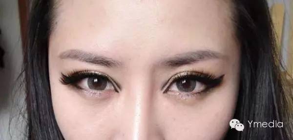 来汗巴黎香奈鹅学画一个美轮美奂的妆容吧呵呵呵呵！