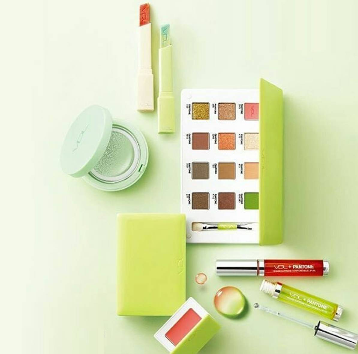 2017年的流行色草木绿,2022年的春季流行色