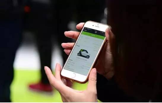 重庆的奔驰smart共享汽车,共享汽车奔驰smart怎么开