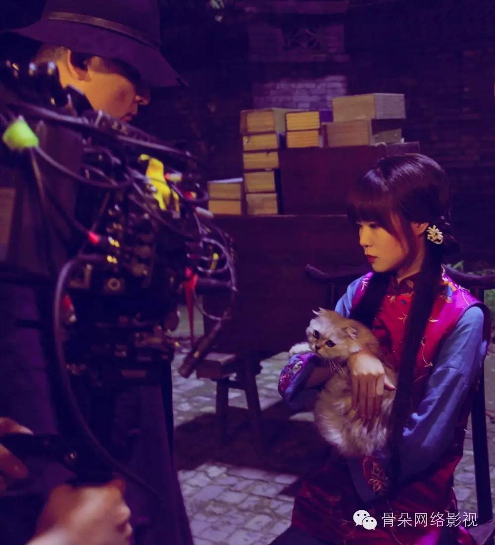 般若仙、水仙萌、吏哥反串好惊艳……《灵魂摆渡》剧场版的造型都有哪些玄机？