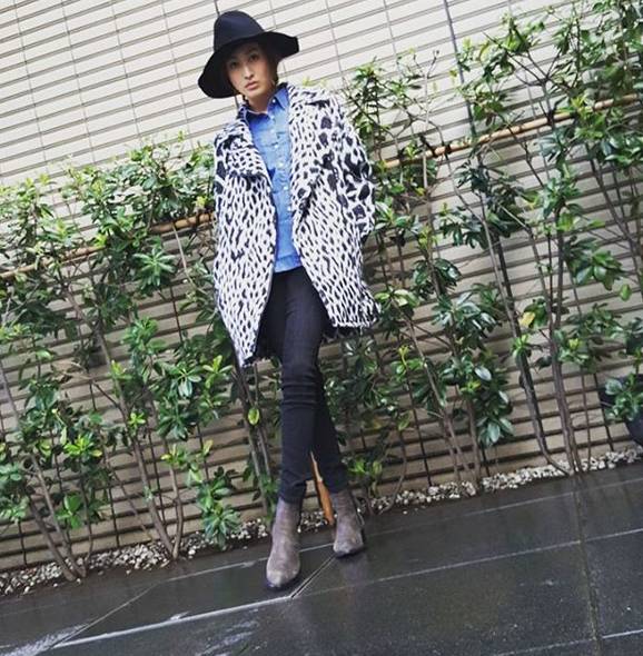 “我有美貌和面包，你给我爱情就好”，“好！”