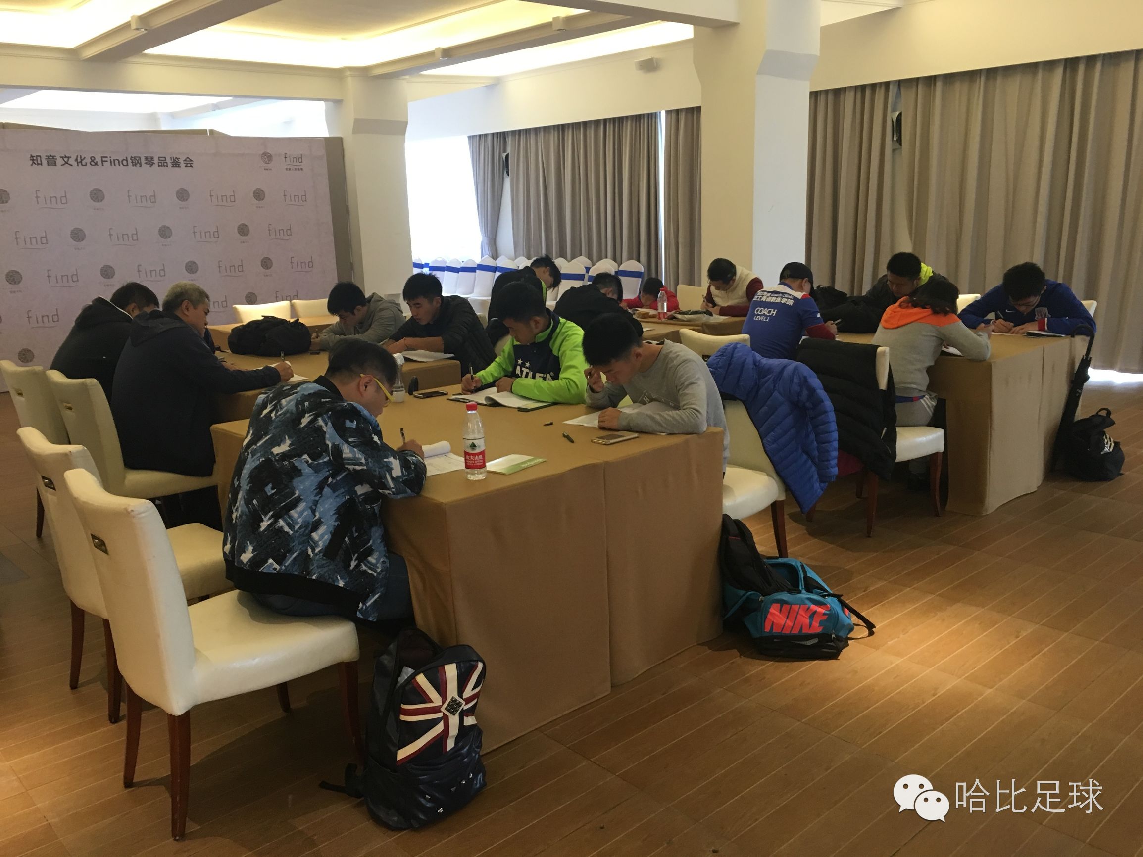 涓婃捣瓒崇悆闈掕姊槦姒傝,涓婃捣婊╄冻鐞冮槦闈掕椋庝簯