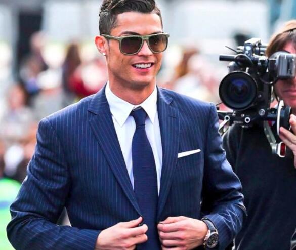 c罗2012年五大高光时刻,金球奖c罗1比4追平梅西