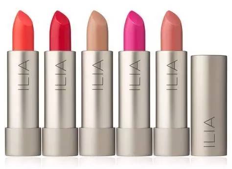 一年服下那么多唇膏，老板麻烦给我来根能吃的！