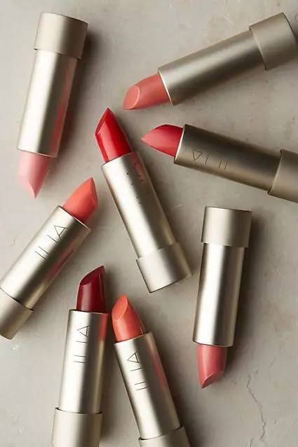 一年服下那么多唇膏，老板麻烦给我来根能吃的！