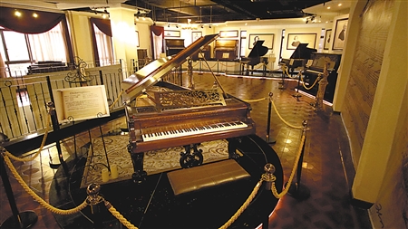 深圳琴奴一人收藏600台古钢琴,重庆古钢琴