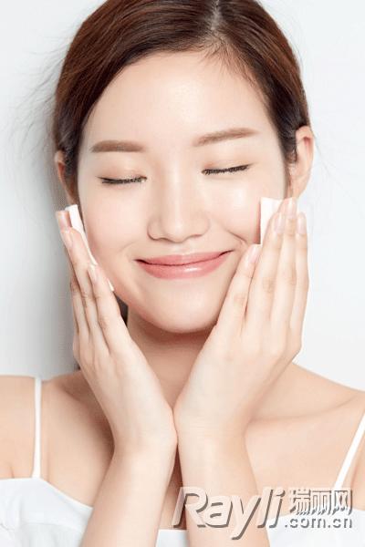 白头粉刺可以擦夫西地酸吗,有个粉刺在皮肤里面