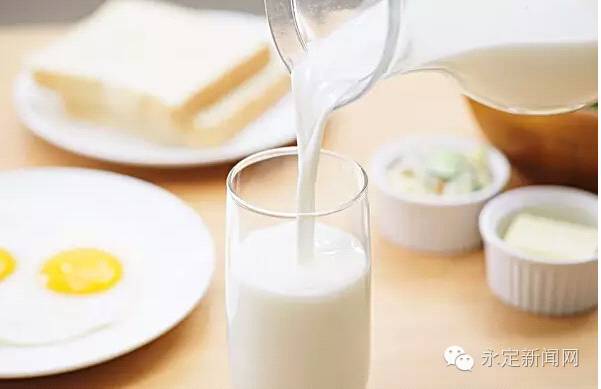 一喝牛奶肚子就不舒服怎么调理,为什么喝牛奶后肚子不舒服