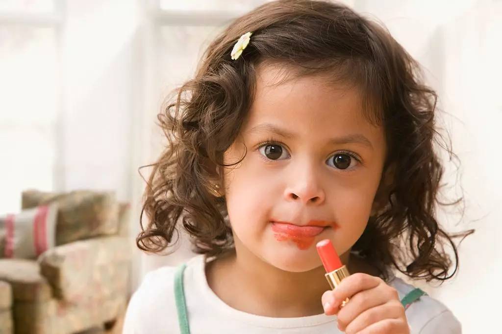 一年服下那么多唇膏，老板麻烦给我来根能吃的！