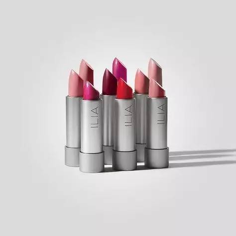 一年服下那么多唇膏，老板麻烦给我来根能吃的！