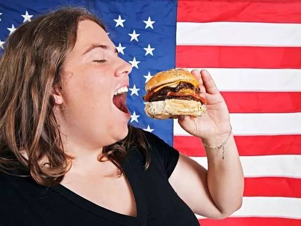 美国妹子表达对英国的羡慕嫉妒和爱：他们有哈利·波特，我们只有暮光之城