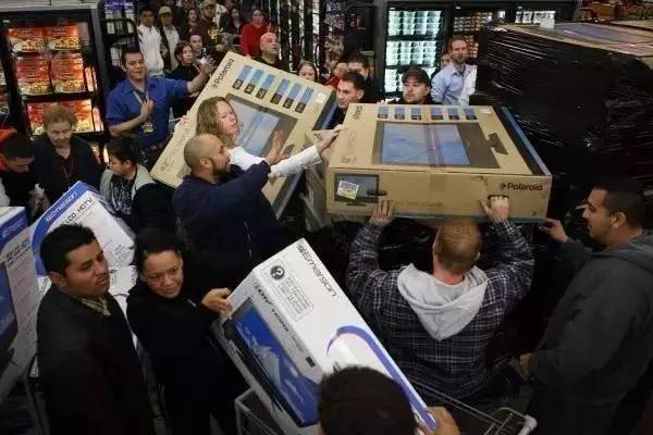 美国妹子表达对英国的羡慕嫉妒和爱：他们有哈利·波特，我们只有暮光之城