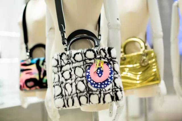 这个包，不仅是白富美的必备，本身还是一位“大艺术家”