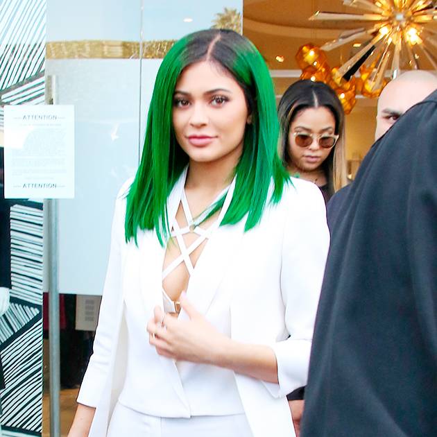 2017年的流行色草木绿,2022年的春季流行色