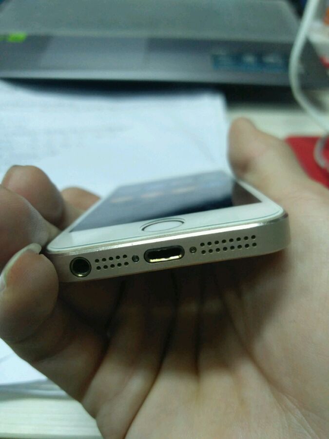 300收苹果7,某宝收的iphone5s