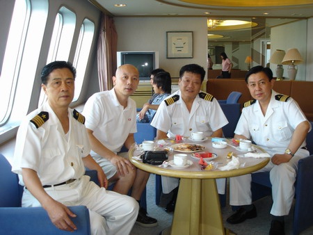 葛优出国都坐火车吗,葛优坐飞机去欧洲