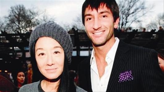 31岁奥运冠军女友热恋67岁华裔富婆，时尚女魔头身价25亿！