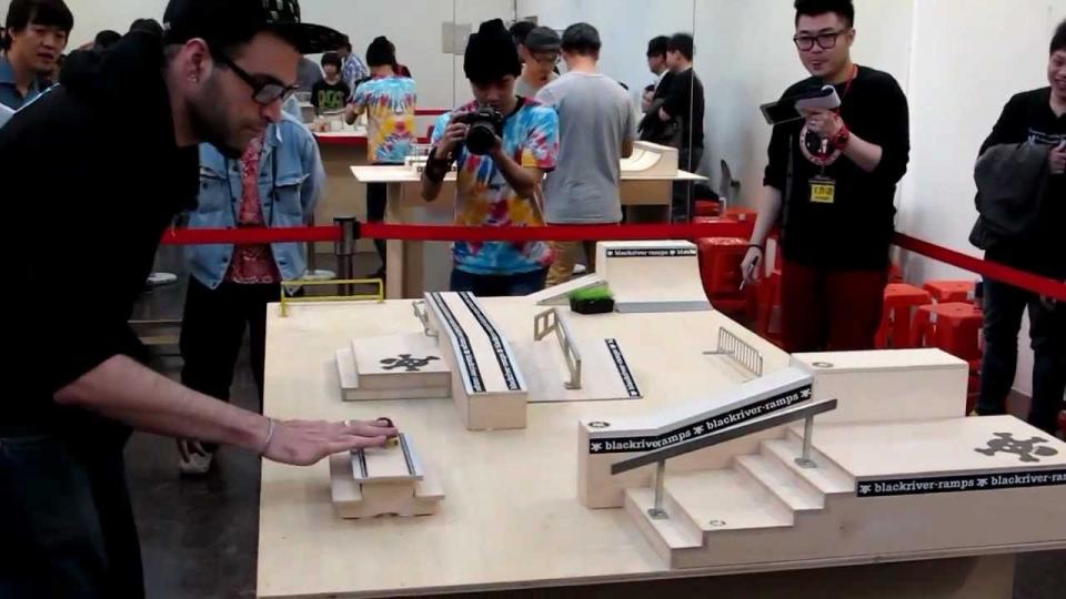 极限运动花样滑板教学,手指滑板推荐适合学生党