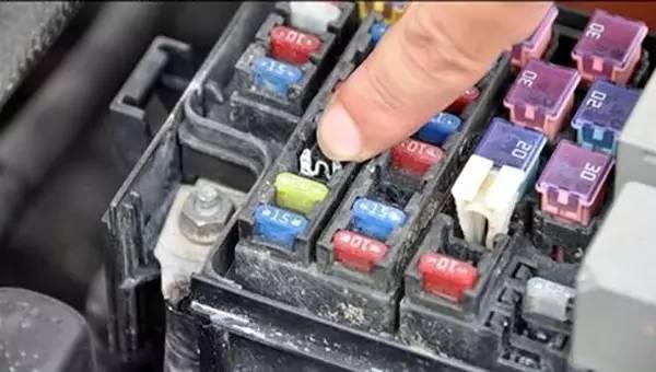 精！精！精！二手车如何识别系列之泡水篇！