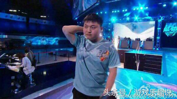 小狗欢喜厂长忧，明凯克隆赛成全明星专用足球！小狗冠军免黑十天