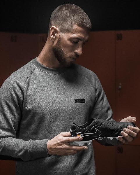 拉莫斯超顶球鞋,拉莫斯首秀球鞋