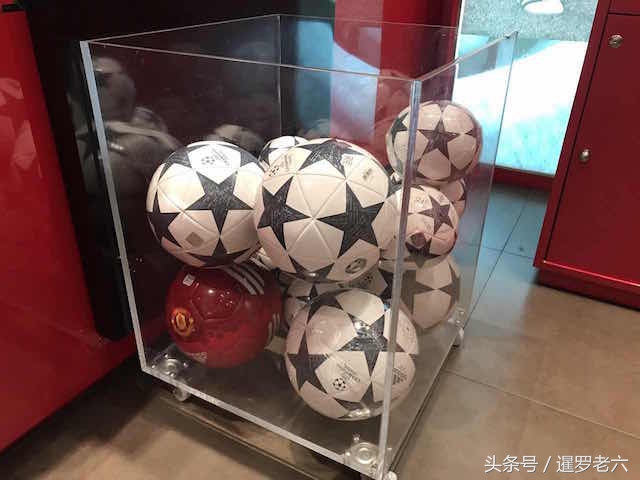 曼联红魔店,芭提雅足球专卖店