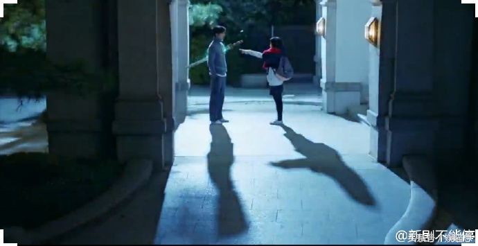 鬼怪孔刘救陌生男人,鬼怪金高银孔刘完整版