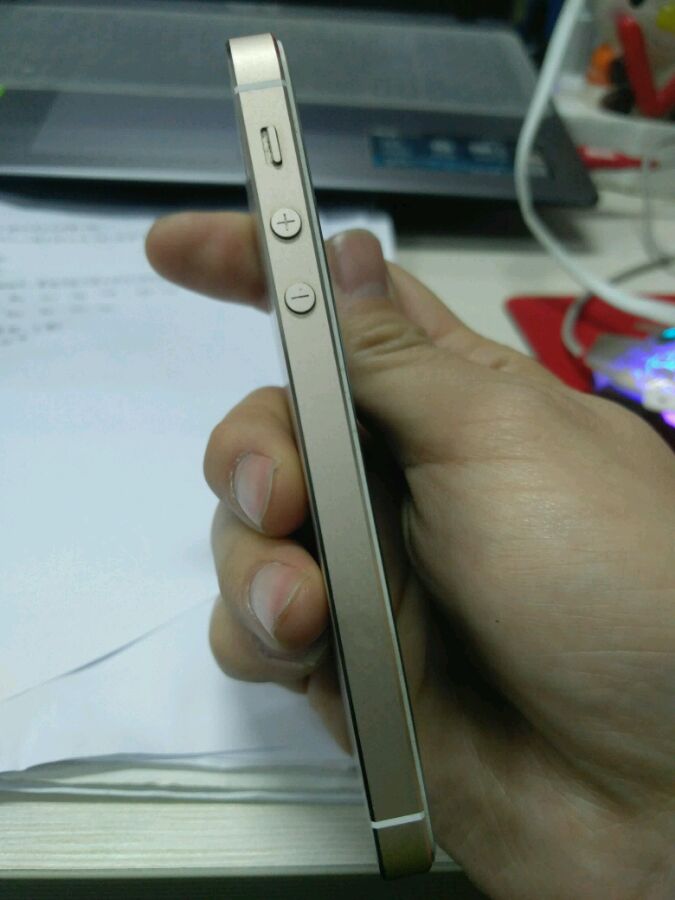 300收苹果7,某宝收的iphone5s