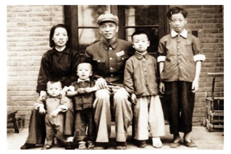 专访*飚耿**长女：父亲给毛主席送老虎