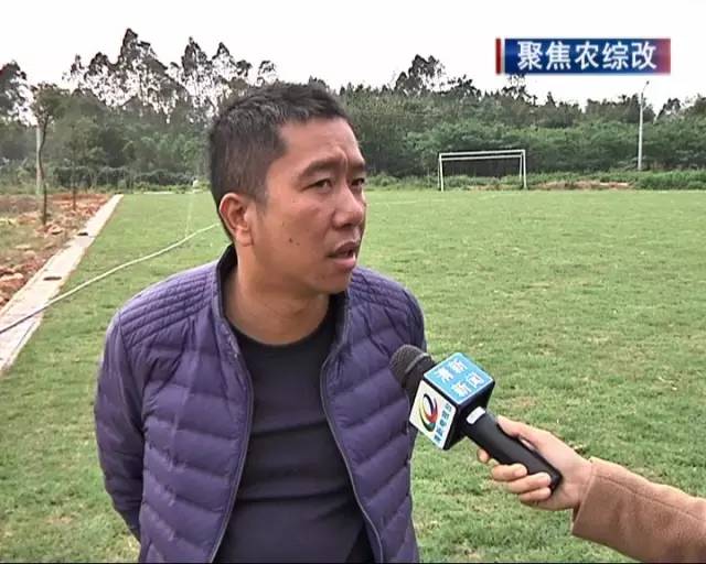 太平天下村有足球场啦，农村人也有地方踢球锻炼