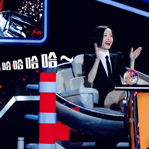 鲁豫换发型后照片,郭碧婷鲁豫同款短发