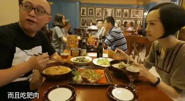 鲁豫换发型后照片,郭碧婷鲁豫同款短发