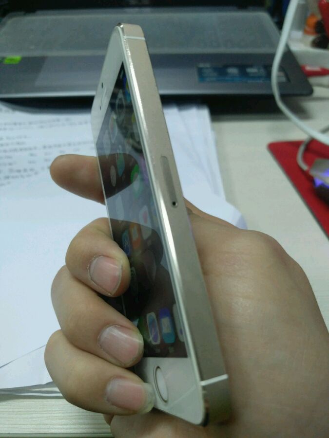 300收苹果7,某宝收的iphone5s