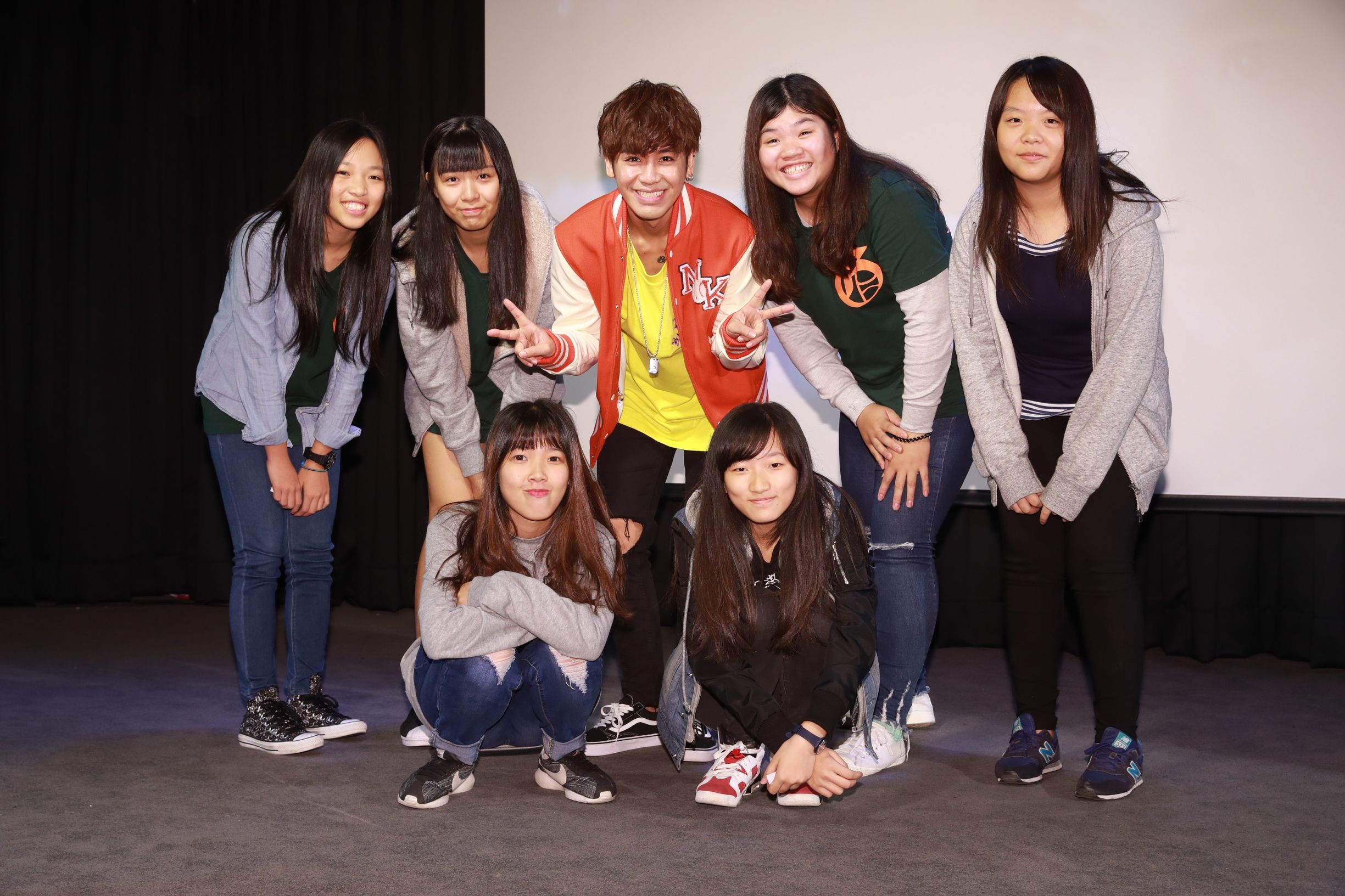 开卖首周《MAKEITREAL鼓鼓可以唷》登销售冠军