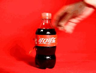 可口可乐反转瓶瓶装营销新玩法,可口可乐瓶的营销