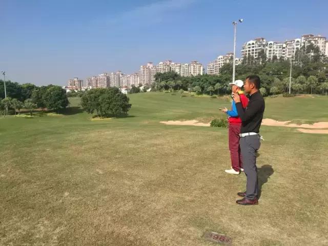 世界冠军专程助阵，为参赛球队提供总决赛球场最全攻略