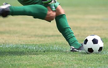 踢足球的规则和关注事项,踢足球关注事项及方法