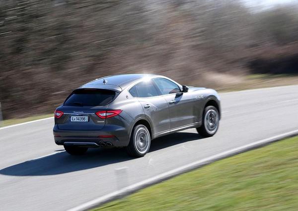 加价20万排队等半年，怪谁？还是国人太有钱