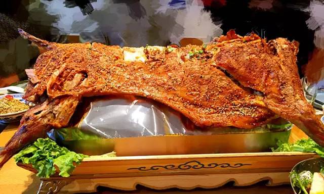 我要投诉这些店！藏在卡卡角角的烂棚棚，排队排了3天才吃到！