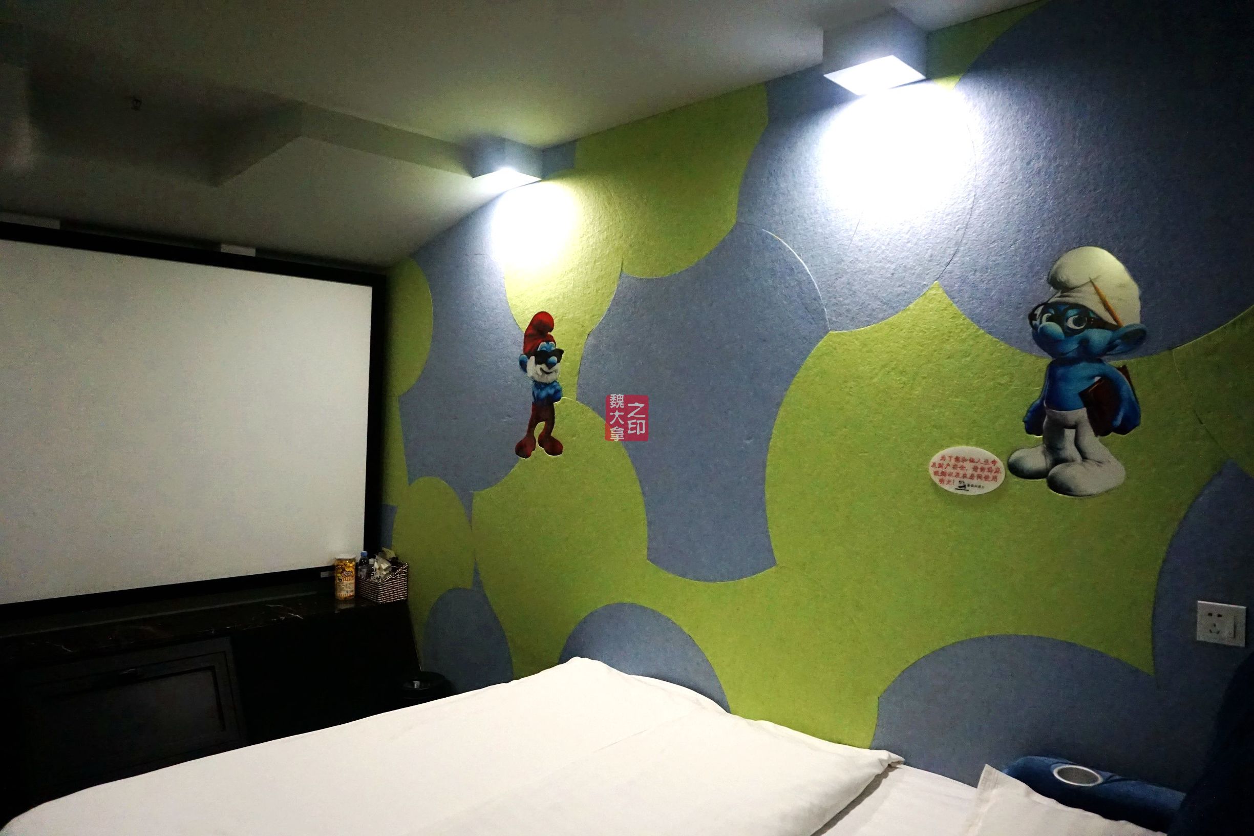 可以躺着看电影的酒店,附近电影主题酒店推荐