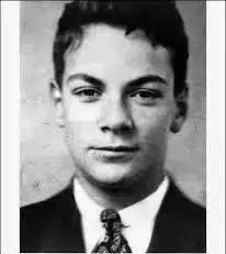 谢耳朵只服他一个，又玩原*弹子**又是办画展